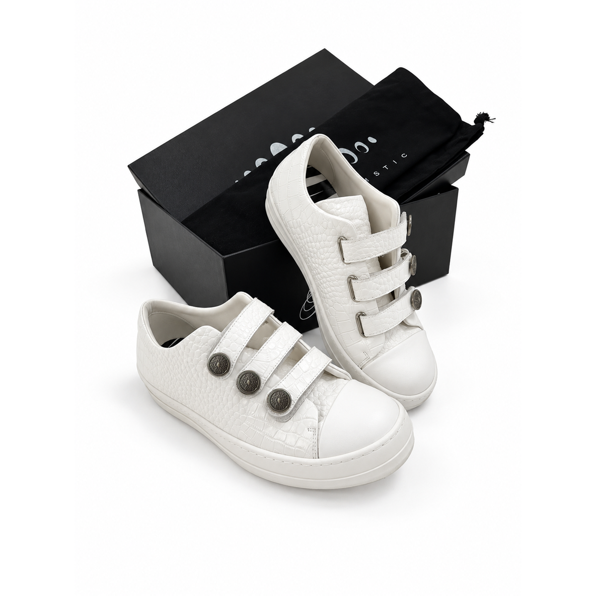 KARMANISTIC Script Logo Low-Top Sneakers