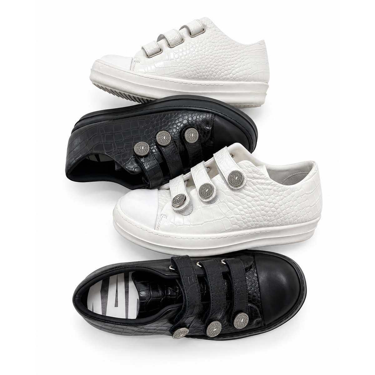 KARMANISTIC Script Logo Low-Top Sneakers