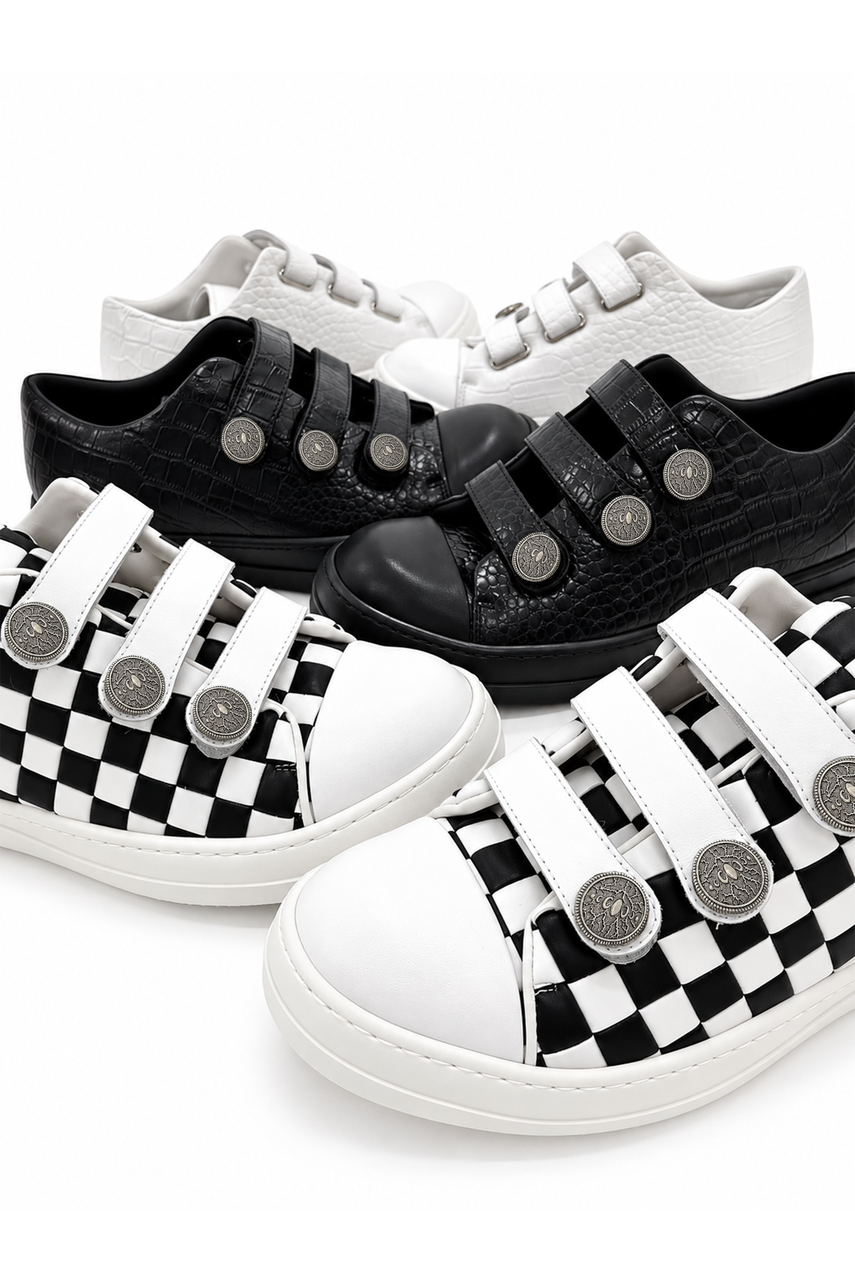 KARMANISTIC Script Logo Low-Top Sneakers