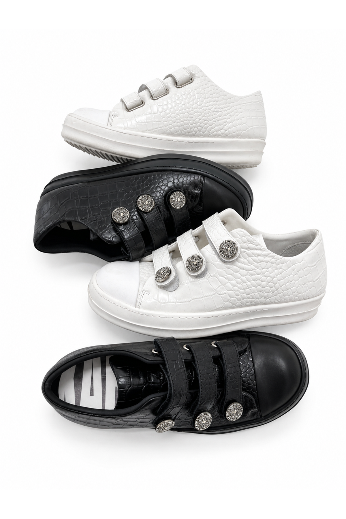 KARMANISTIC Script Logo Low-Top Sneakers